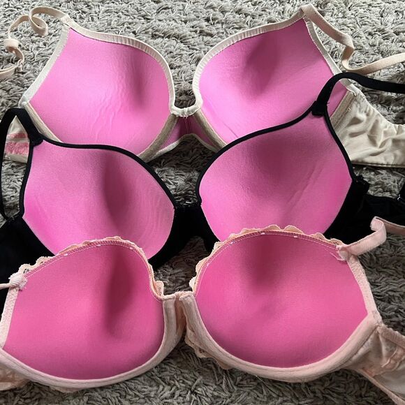 Victoria's Secret Women's Bra Set of 3. Size 32D. - Picture 2 of 6